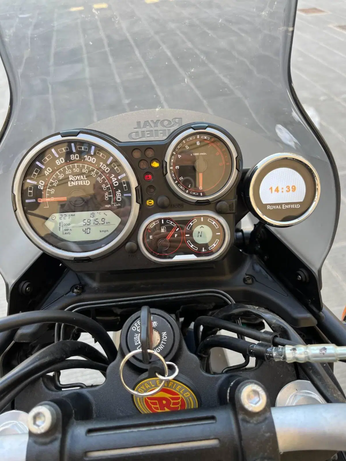 Royal Enfield Himalayan 411 (2021 - 24) (11)