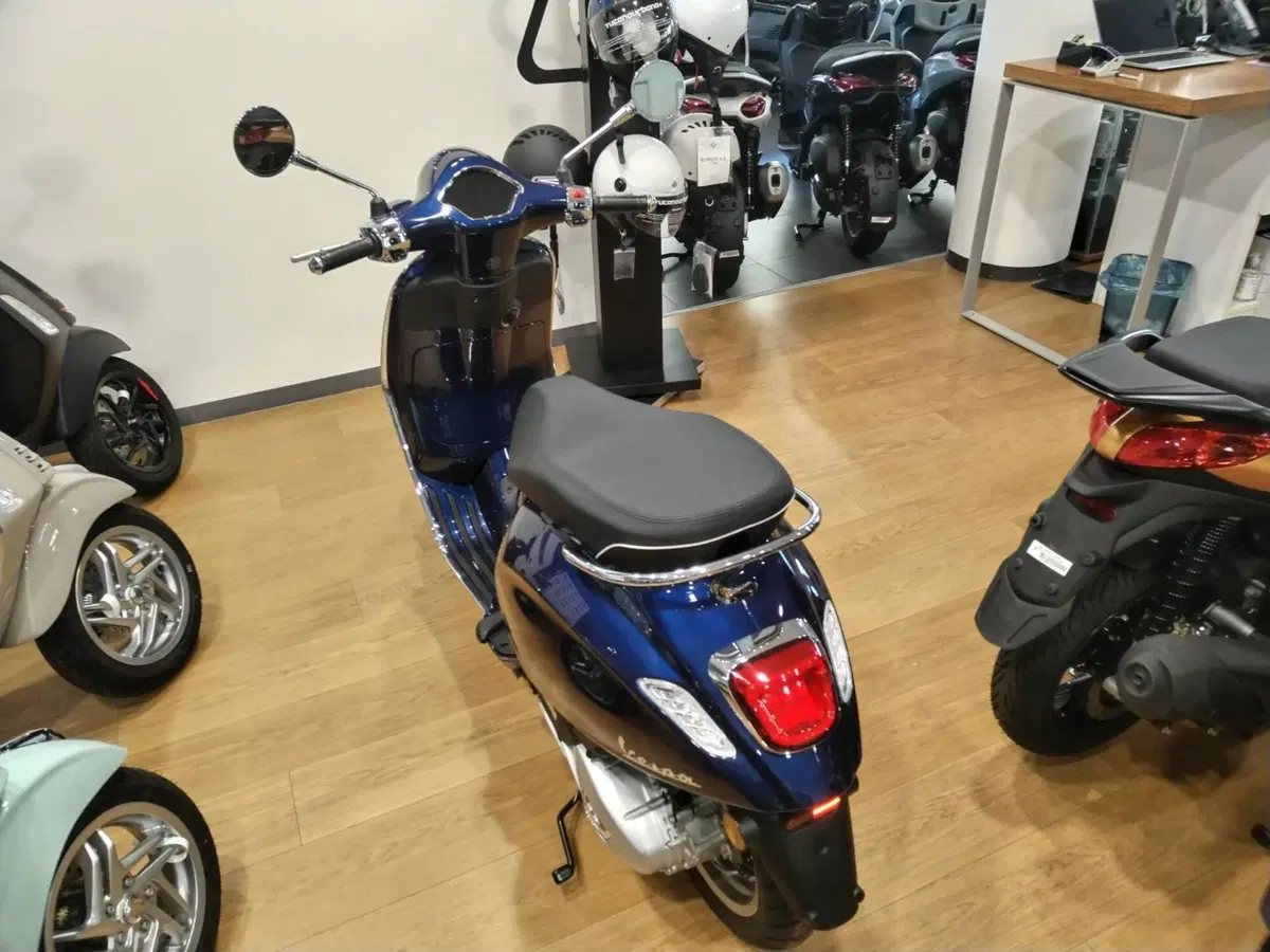 Vespa Primavera 150 (2026) (2)