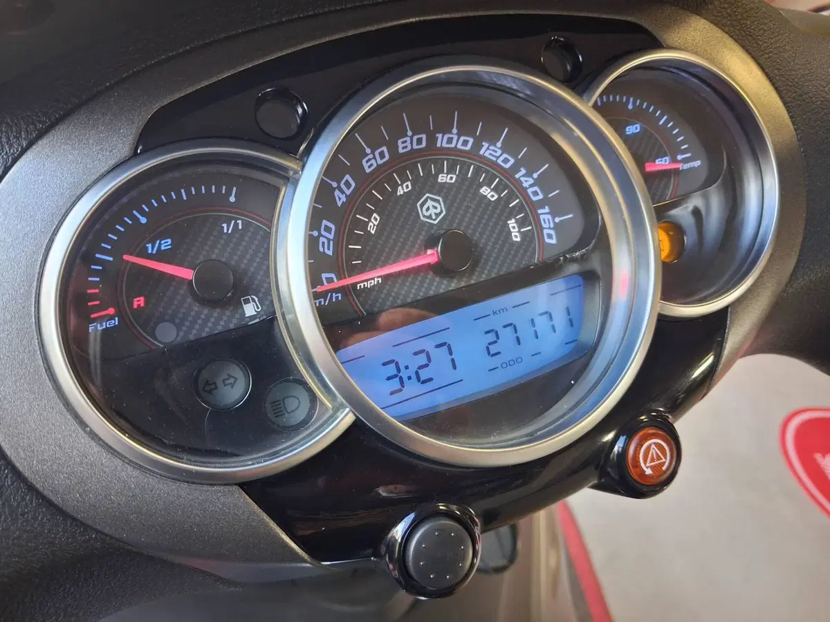 Piaggio Beverly 300 i.e. ABS-ASR (2016 - 20) (5)