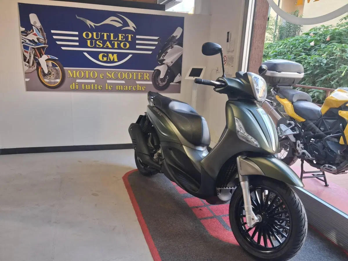 Piaggio Beverly 300 i.e. ABS-ASR (2016 - 20) (6)
