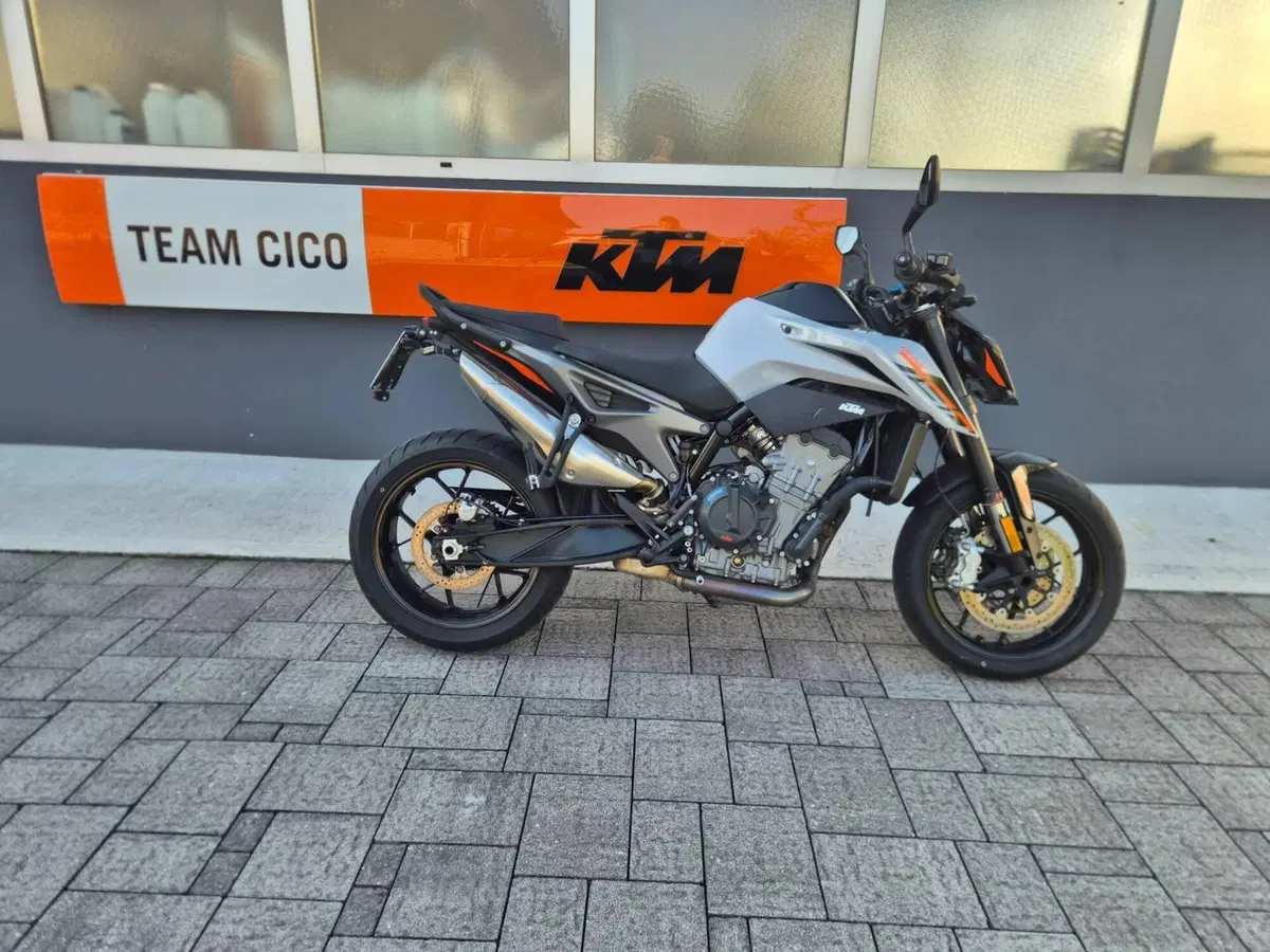 KTM 790 Duke L (2023 - 24)