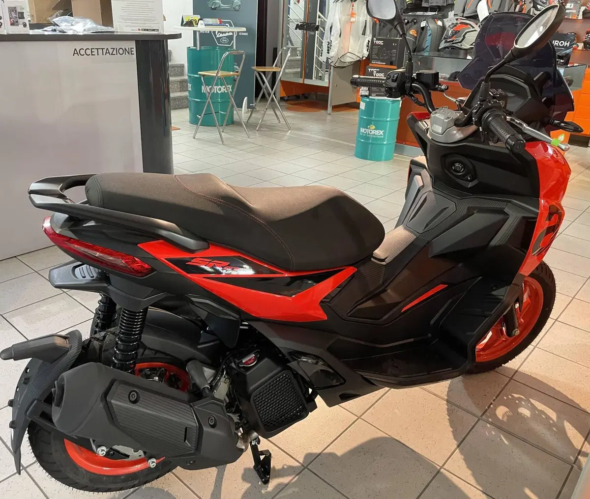 Aprilia SR GT 125 Sport (2025 - 26) (2)