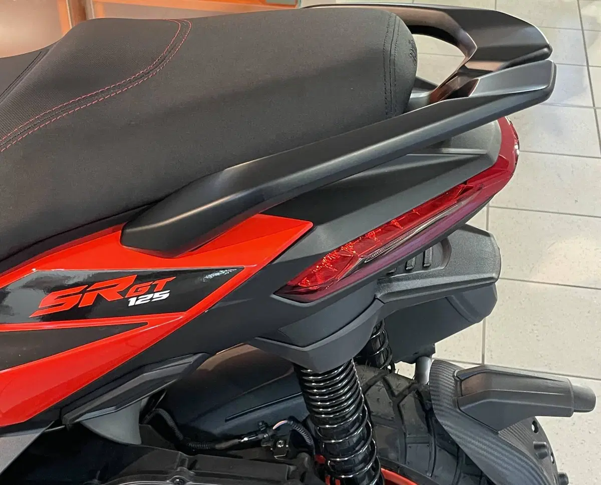 Aprilia SR GT 125 Sport (2025 - 26) (4)
