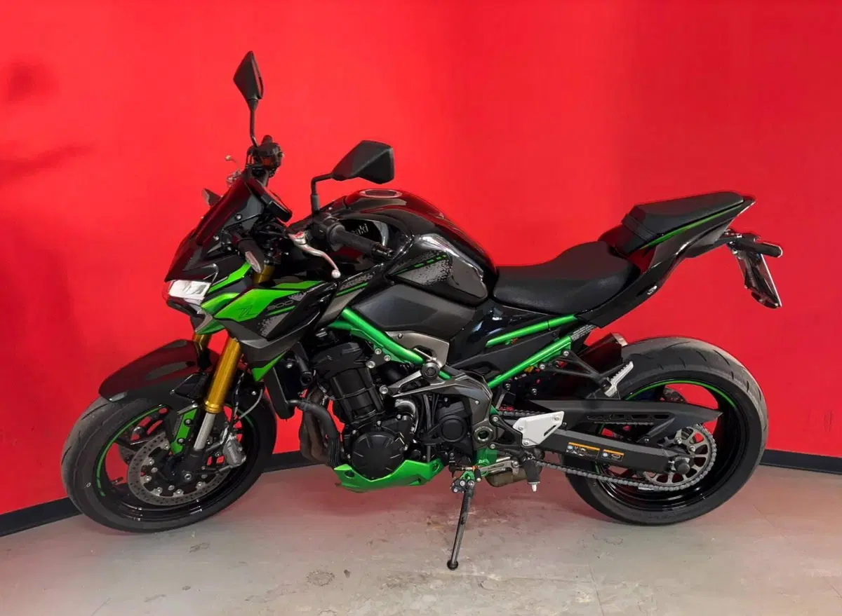 Kawasaki Z 900 SE (2022 - 24) (3)