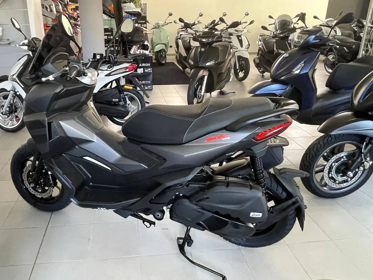 Aprilia SR GT 125 (2025 - 26) (4)