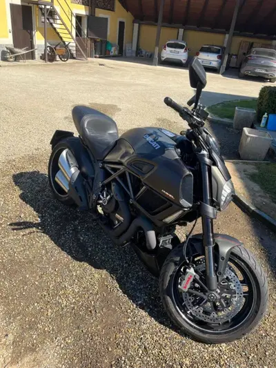 Ducati Diavel 1200 Carbon (2014 - 16) usata