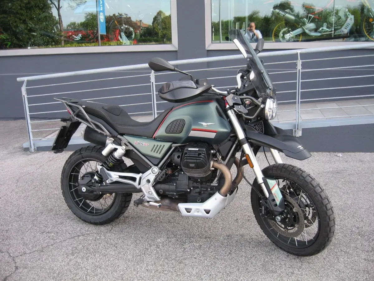 Moto Guzzi V85 TT (2021 - 23)