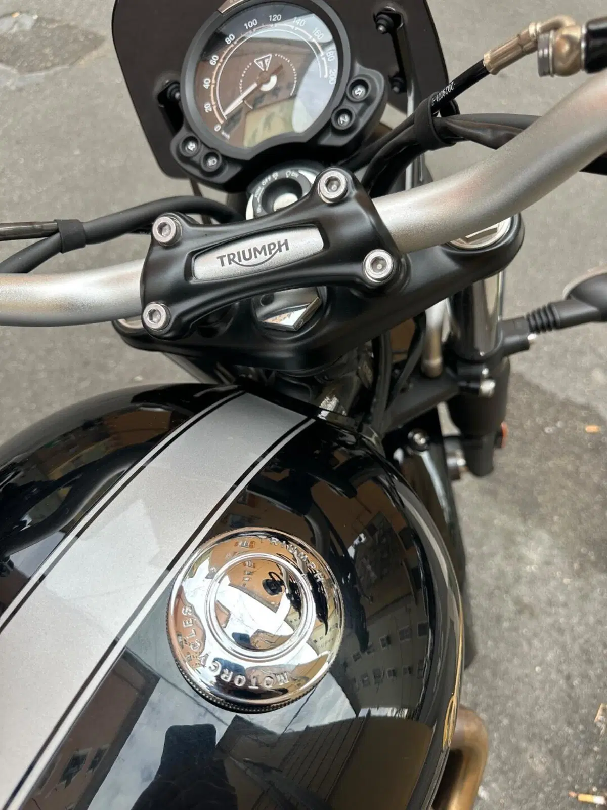 Triumph Scrambler 900 Icon Edition (2025 - 26) (4)
