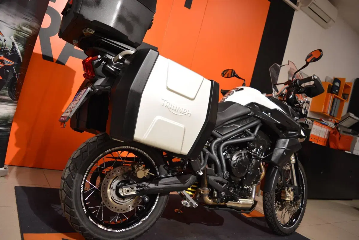 Triumph Tiger 800 XC ABS (2010 - 14) (4)