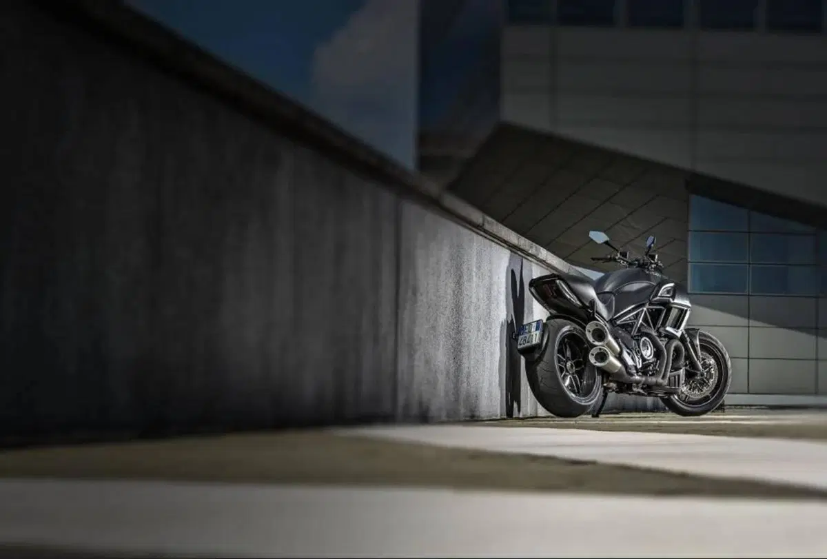 Ducati Diavel 1200 Carbon (2014 - 16) (4)