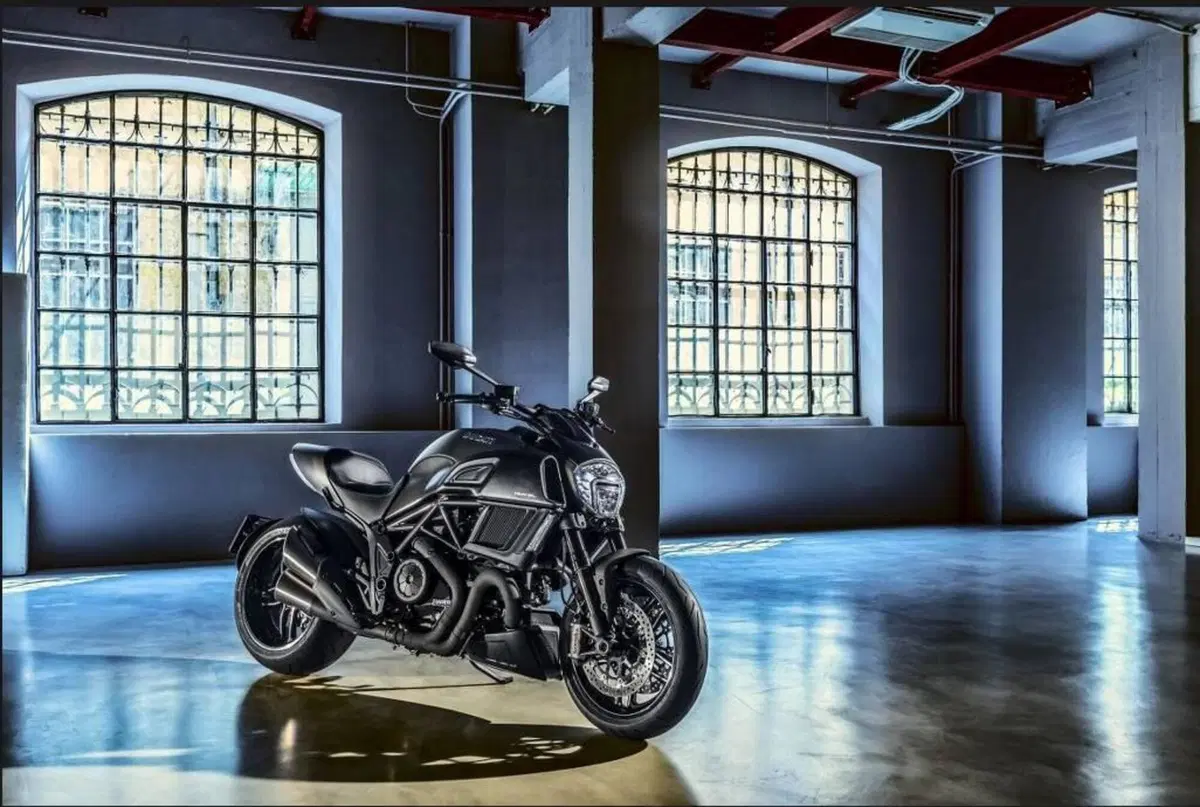 Ducati Diavel 1200 Carbon (2014 - 16) (2)