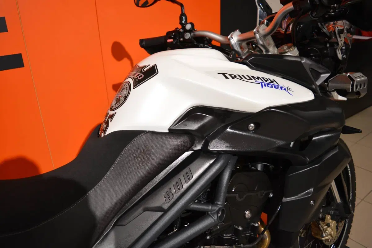 Triumph Tiger 800 XC ABS (2010 - 14) (9)