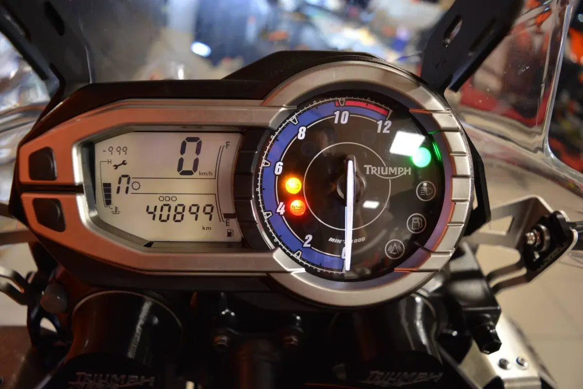 Triumph Tiger 800 XC ABS (2010 - 14) (19)