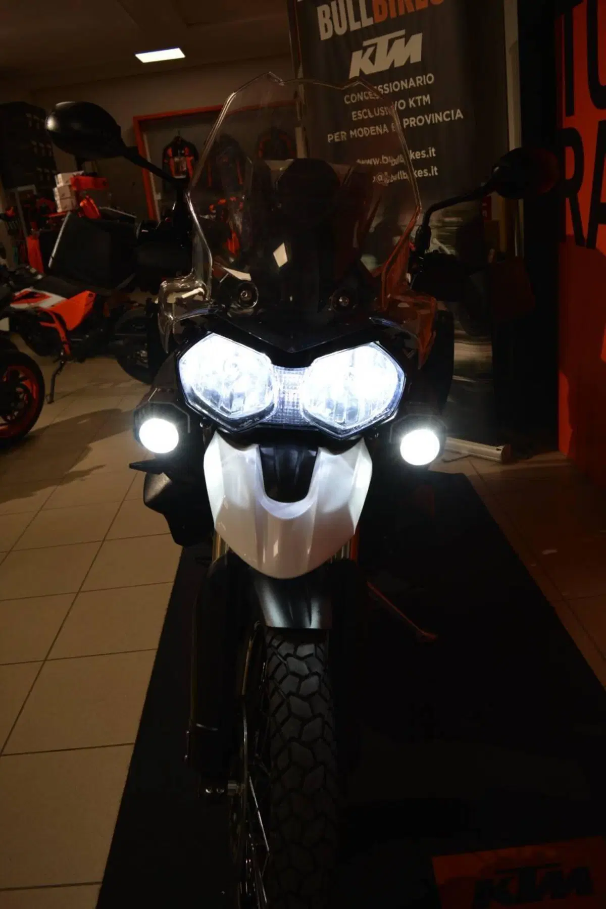 Triumph Tiger 800 XC ABS (2010 - 14) (7)