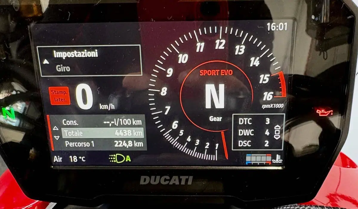 Ducati Streetfighter V4 S (2023 - 24) (14)