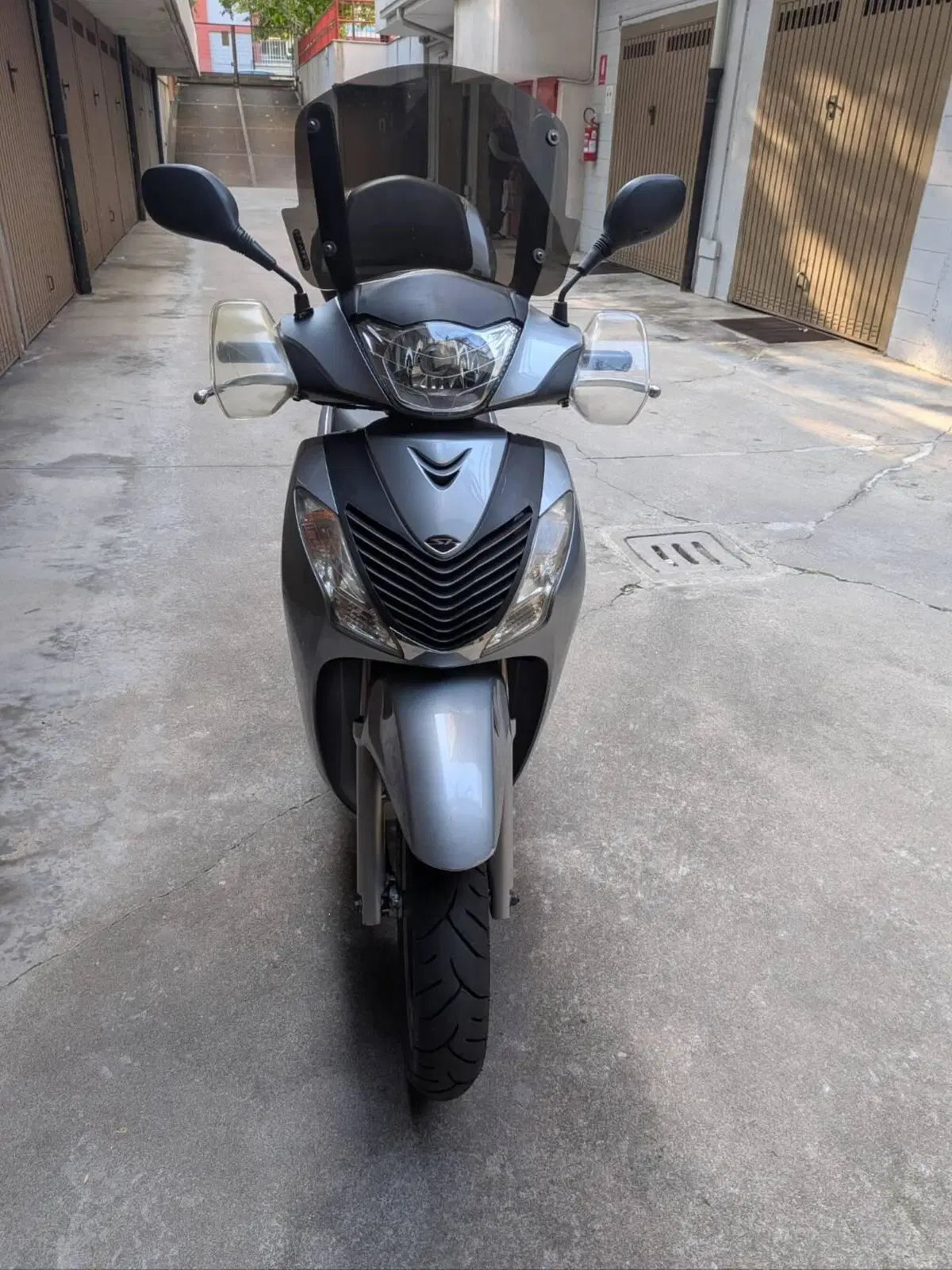 Honda SH 150i (2009 - 12) (2)