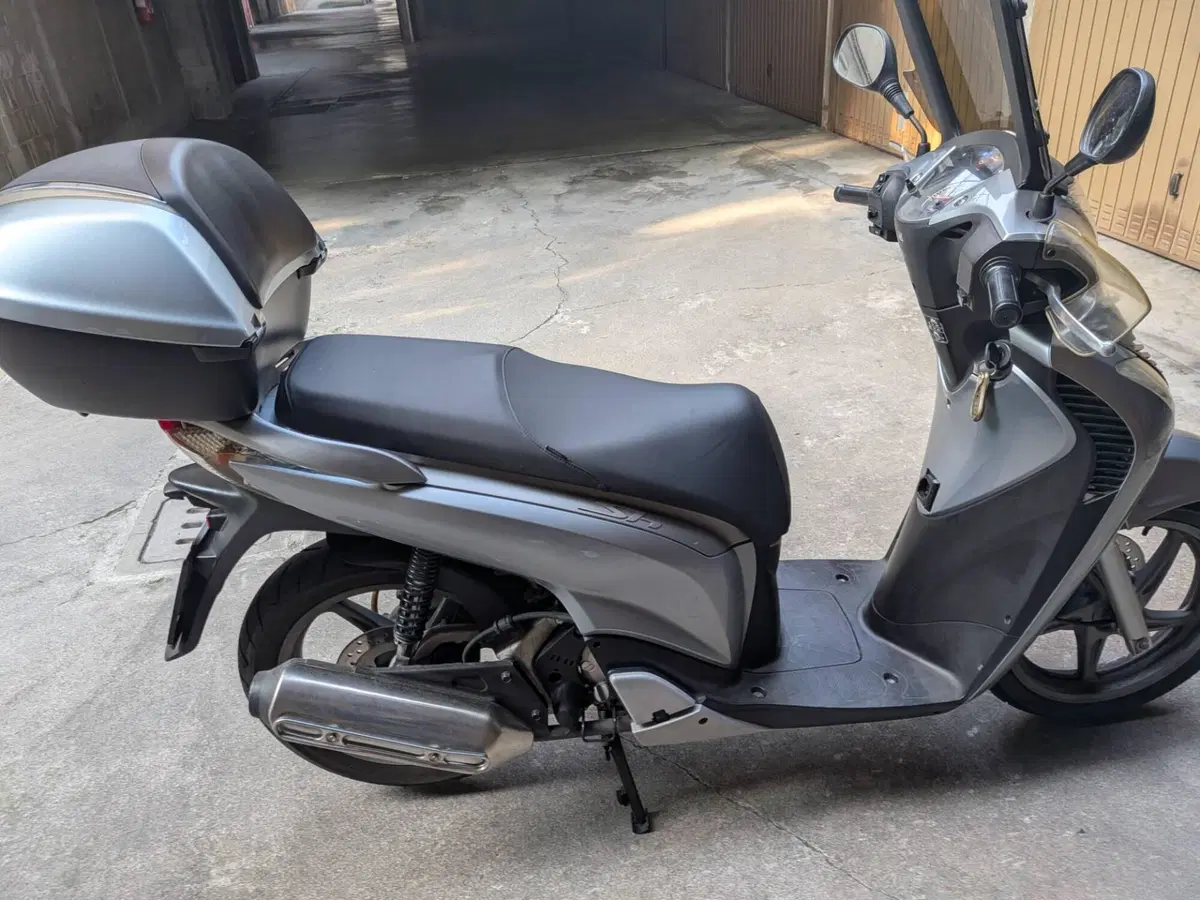 Honda SH 150i (2009 - 12) (3)