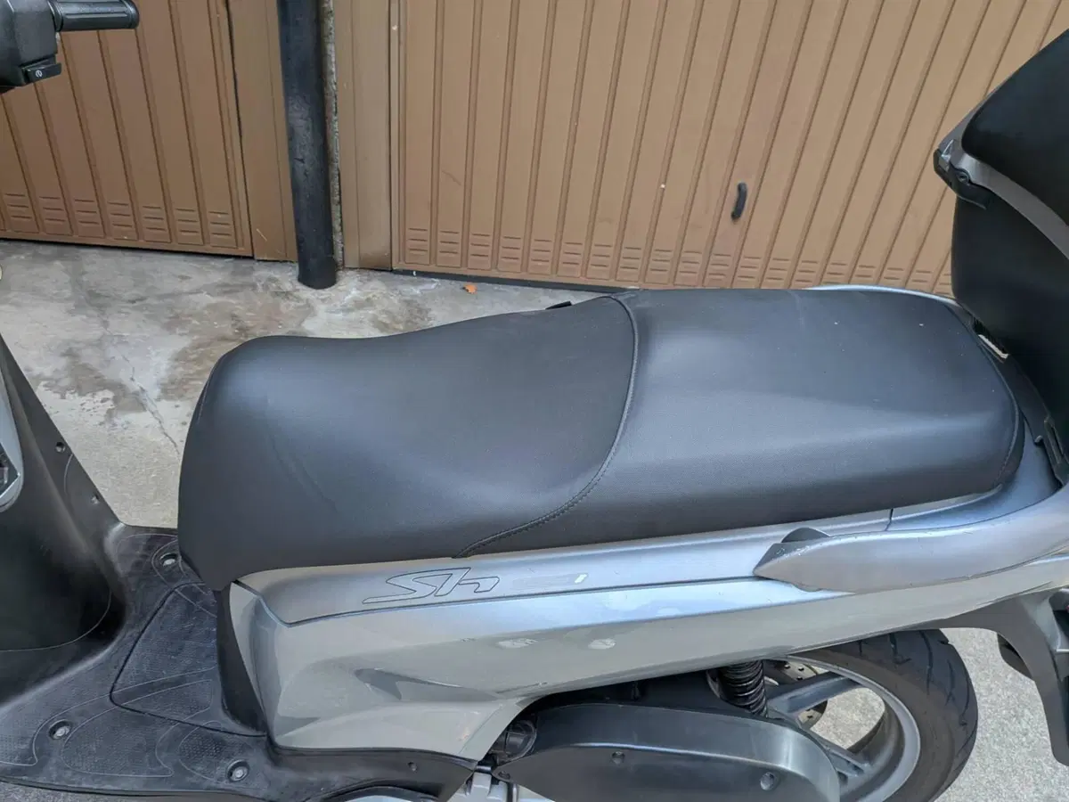 Honda SH 150i (2009 - 12) (4)