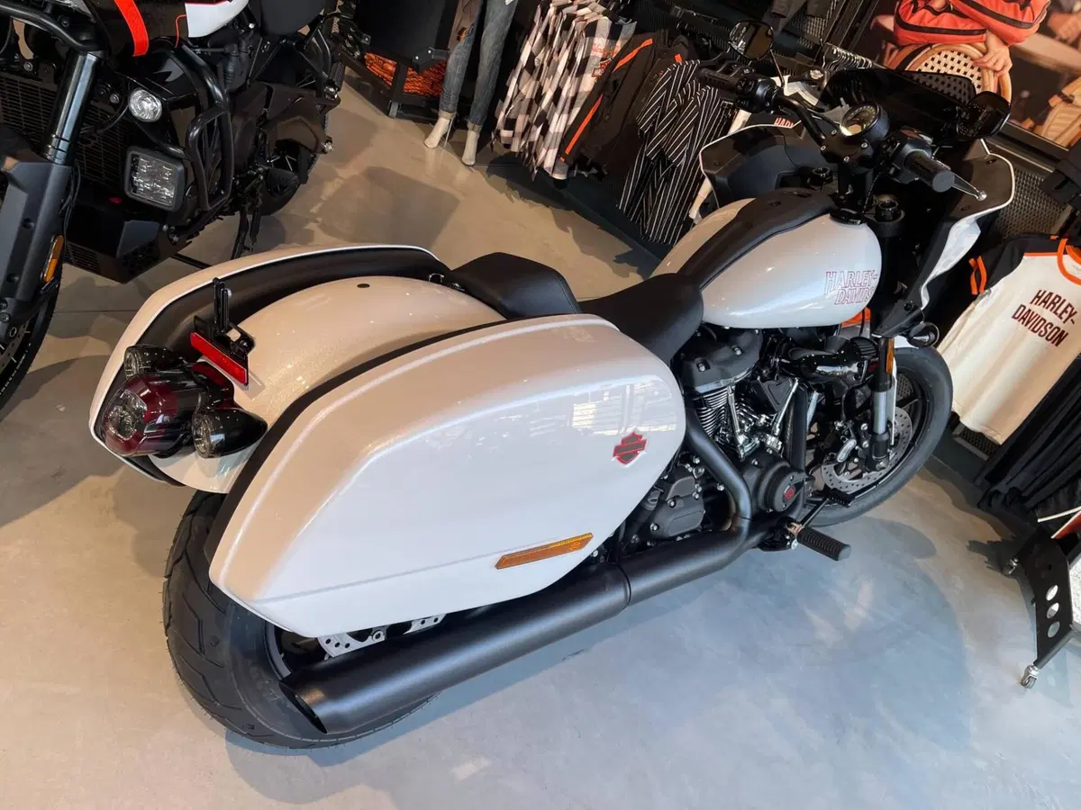 Harley-Davidson Low Rider ST (2025 - 26) (3)