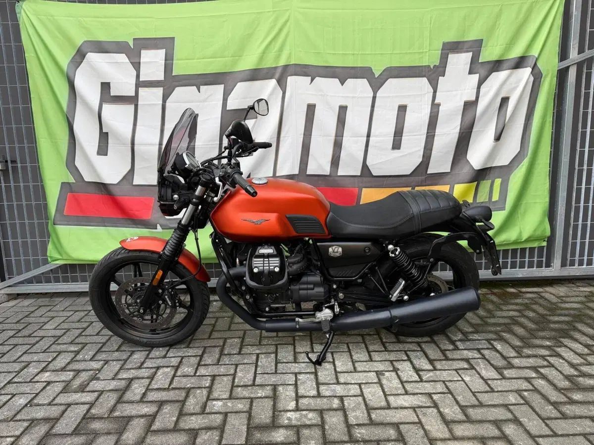 Moto Guzzi V7 Stone (2021 - 24) (2)
