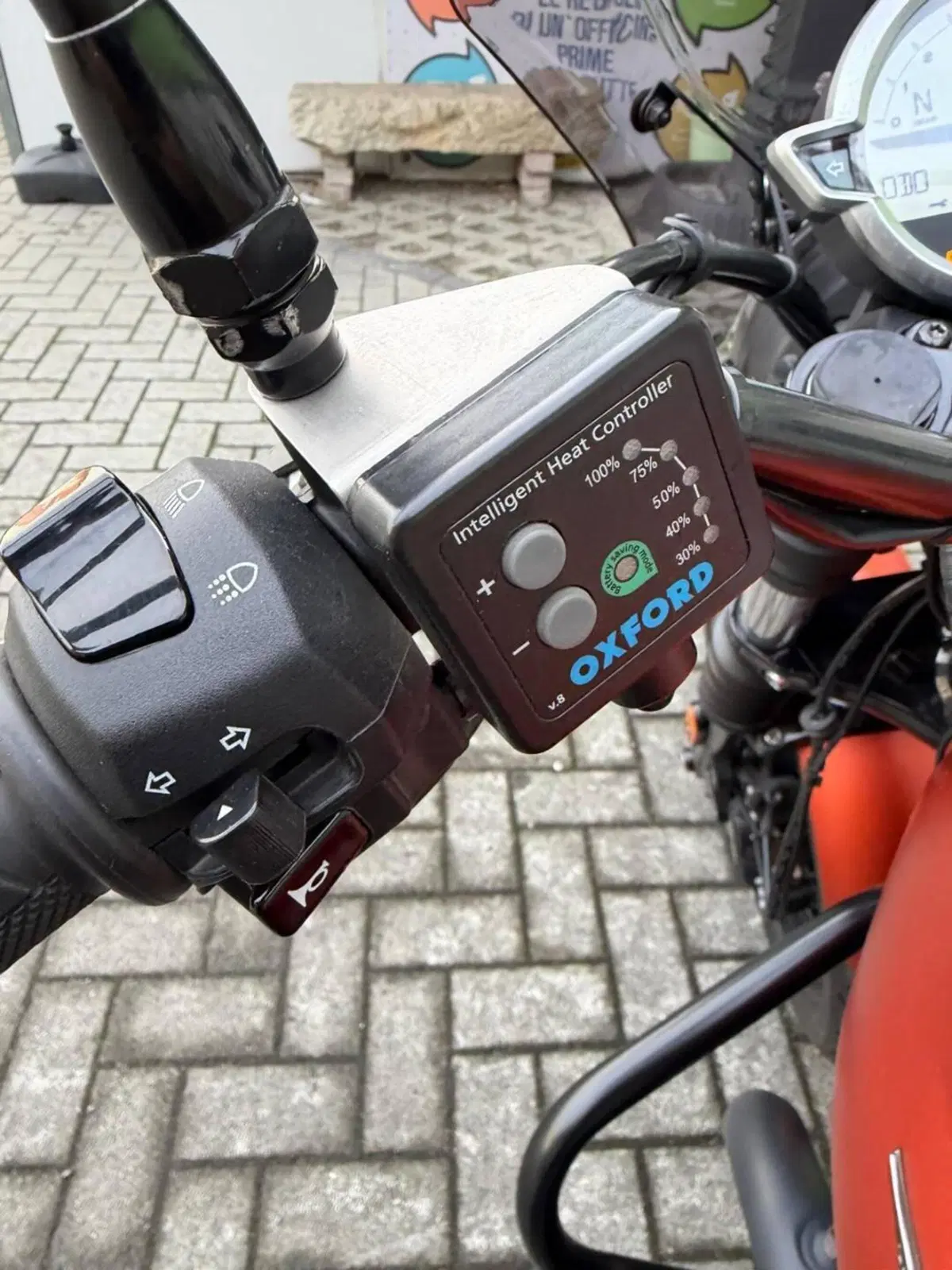 Moto Guzzi V7 Stone (2021 - 24) (6)