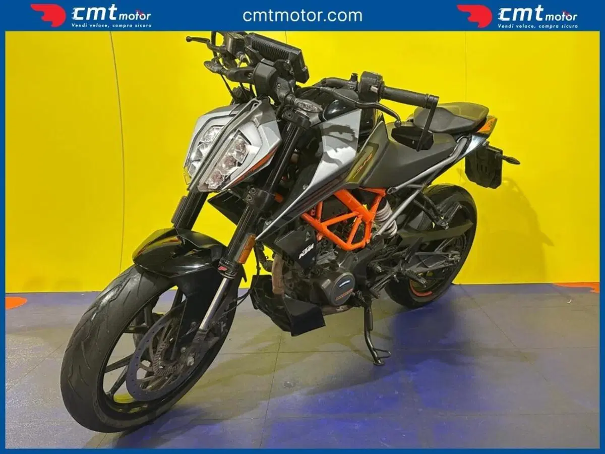 KTM 125 Duke (2021 - 23) (2)