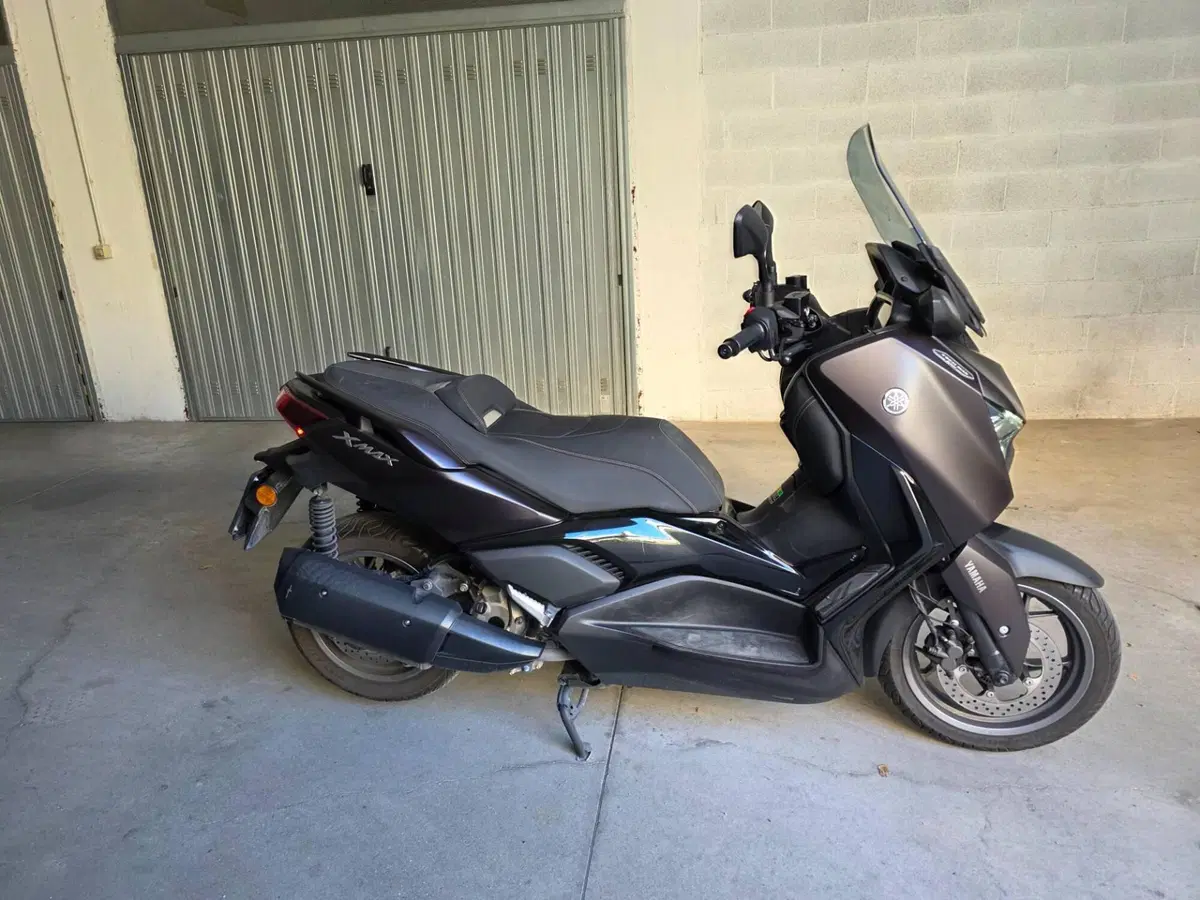 Yamaha X-Max 300 Tech Max (2021 - 24) (3)