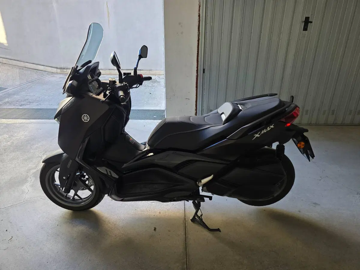 Yamaha X-Max 300 Tech Max (2021 - 24) (4)