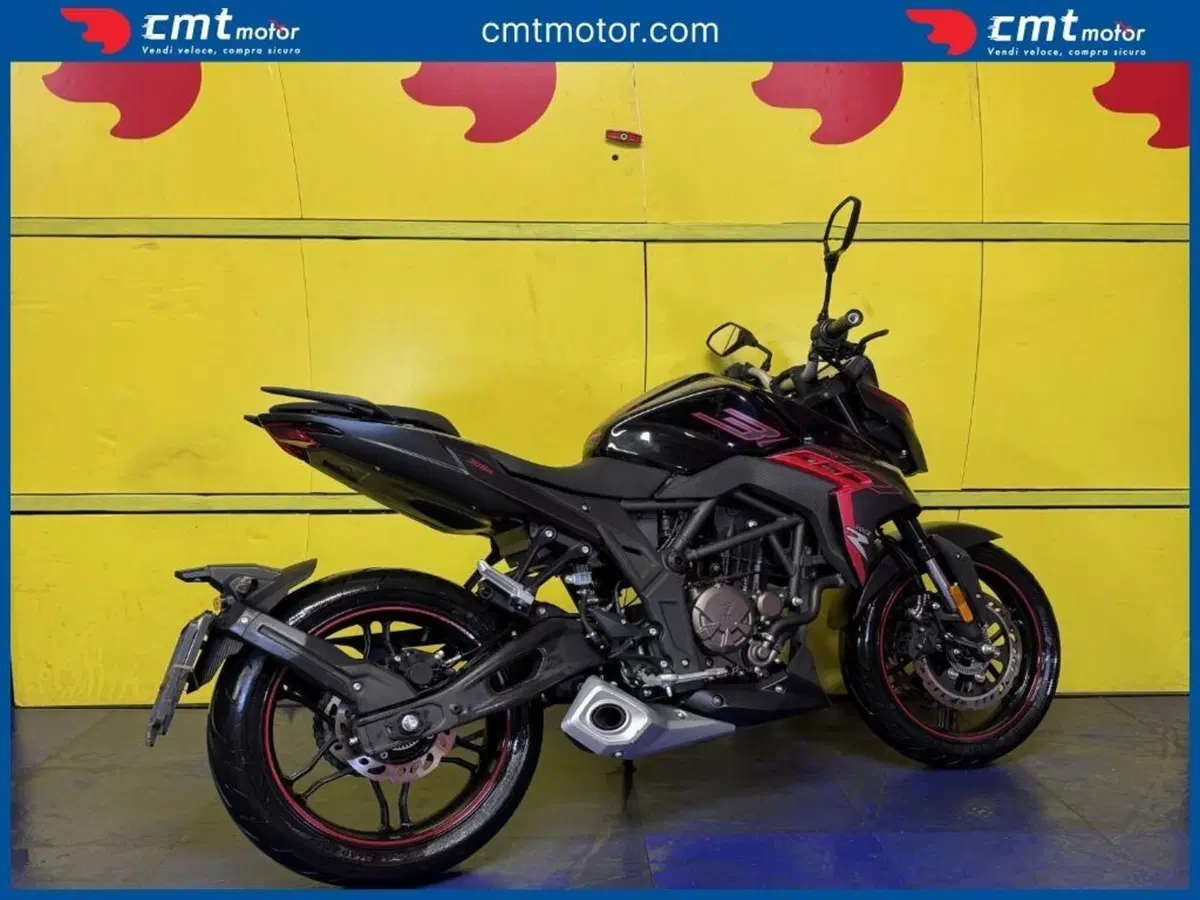Voge Brivido 300R (2021 - 24) (4)