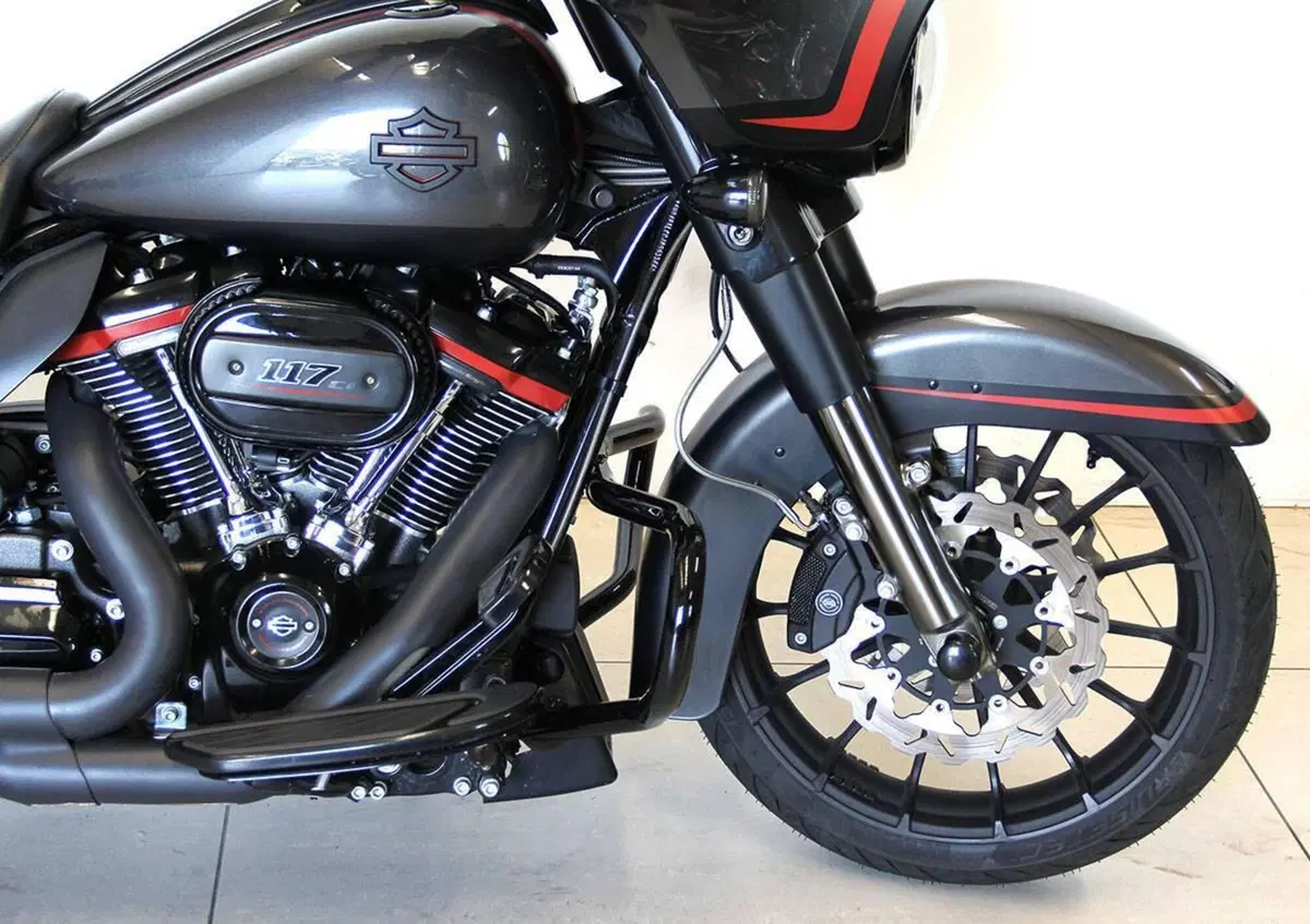 Harley-Davidson 117 Street Glide (2018 - 20) - FLHXSE (2)