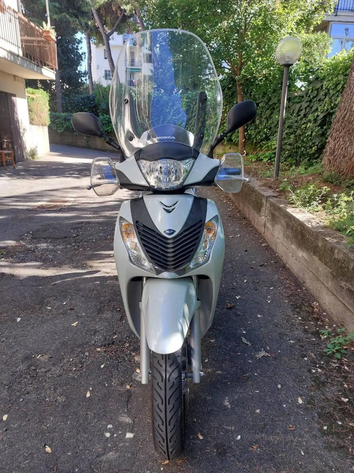 Honda SH 125 i (2009 - 12) (2)