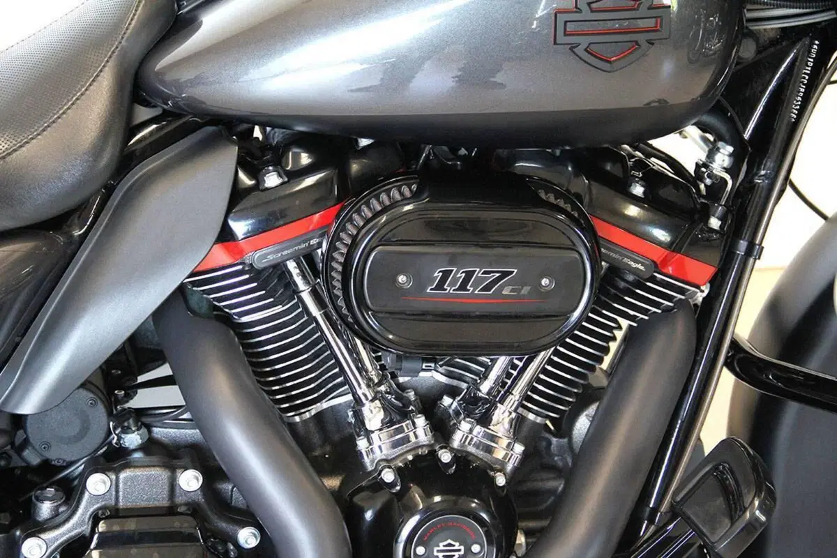 Harley-Davidson 117 Street Glide (2018 - 20) - FLHXSE (5)