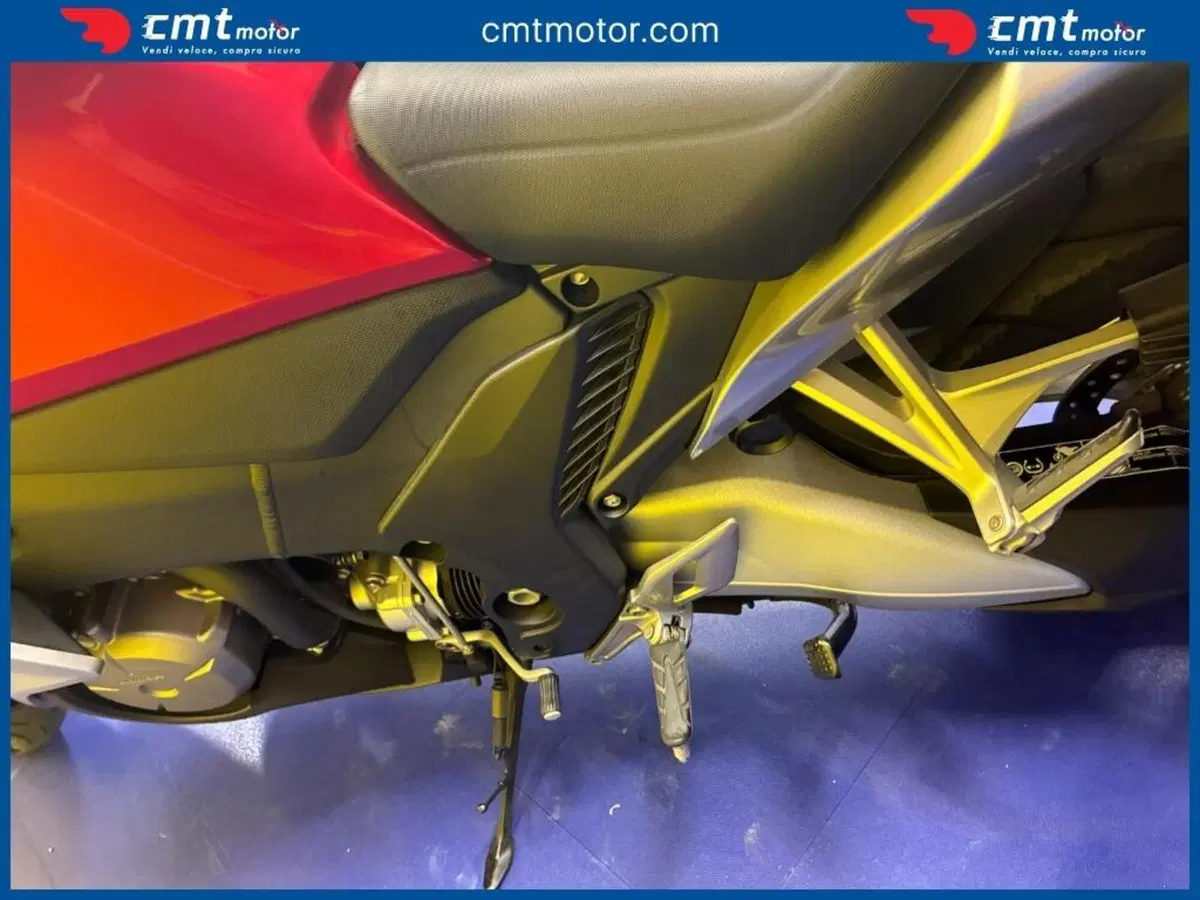 Honda VFR 1200 F ABS (2009 - 16) (13)
