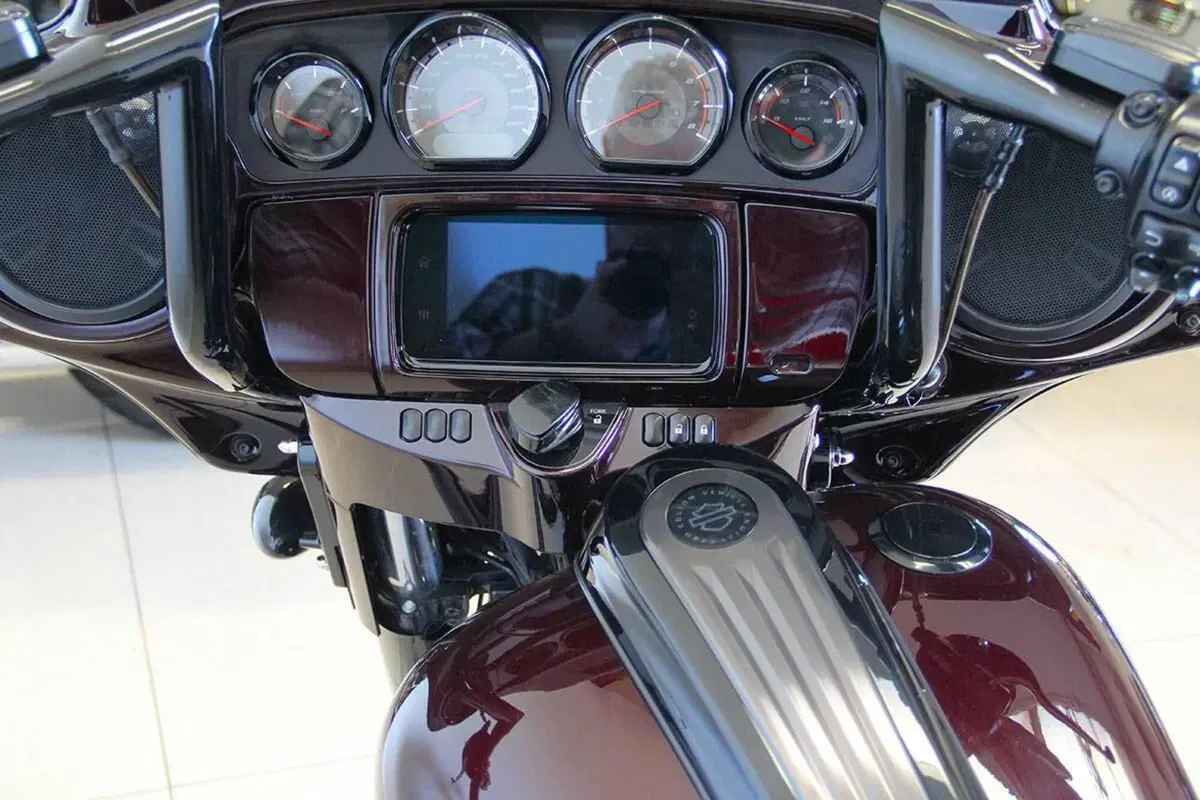 Harley-Davidson 117 Street Glide (2018 - 20) - FLHXSE (11)