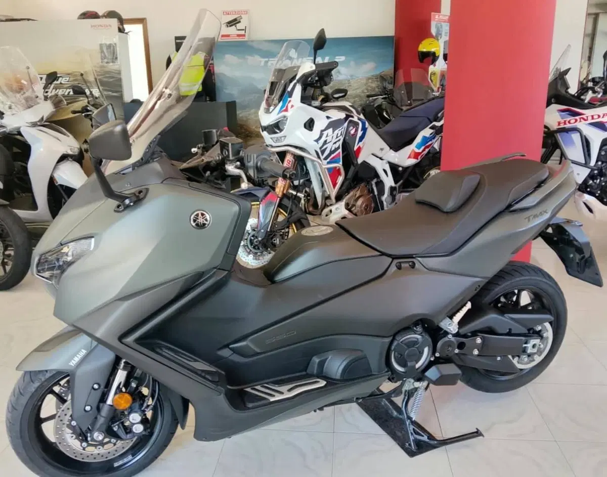 Yamaha T-Max 560 (2025 - 26)