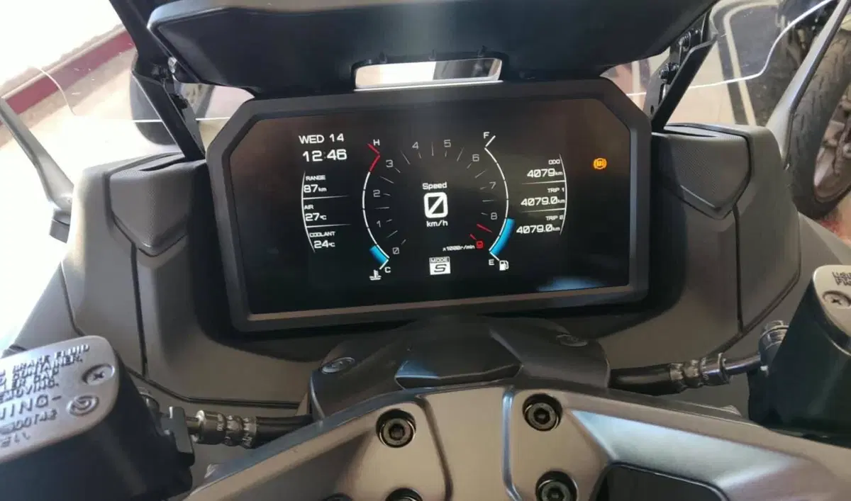 Yamaha T-Max 560 (2025 - 26) (11)