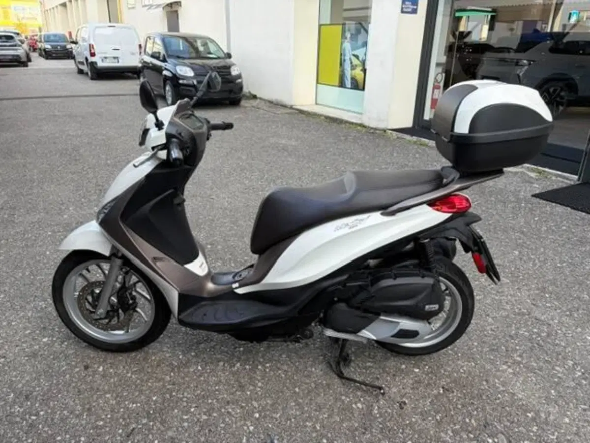 Piaggio Medley 150 ABS (2021 - 25) (3)