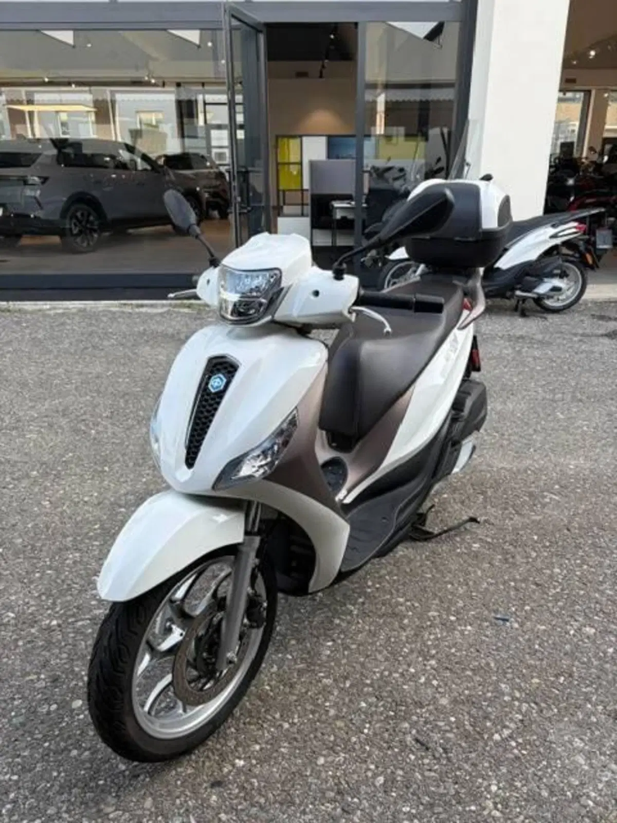 Piaggio Medley 150 ABS (2021 - 25) (4)