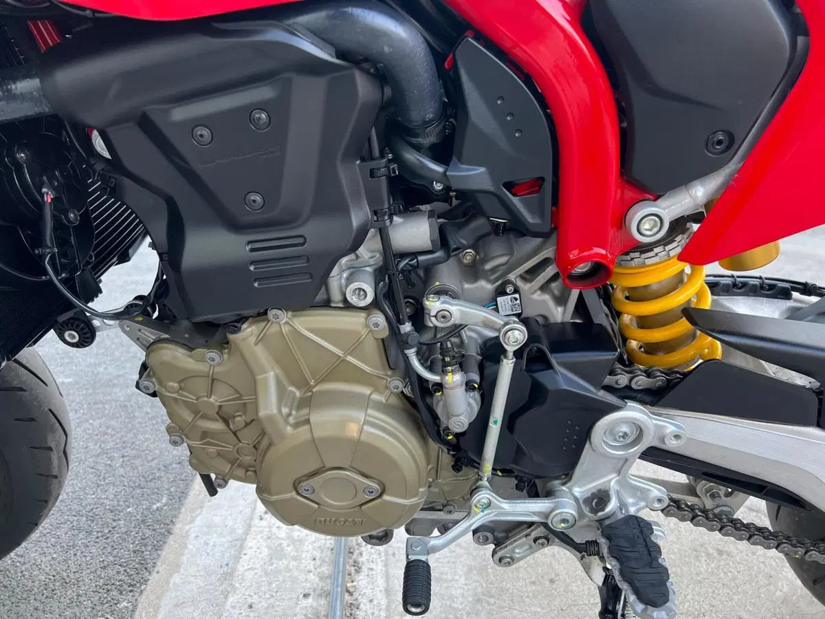 Ducati Hypermotard 698 Mono (2024 - 26) (17)