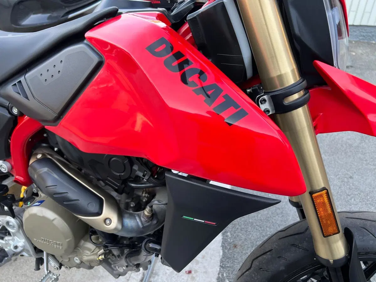 Ducati Hypermotard 698 Mono (2024 - 26) (9)