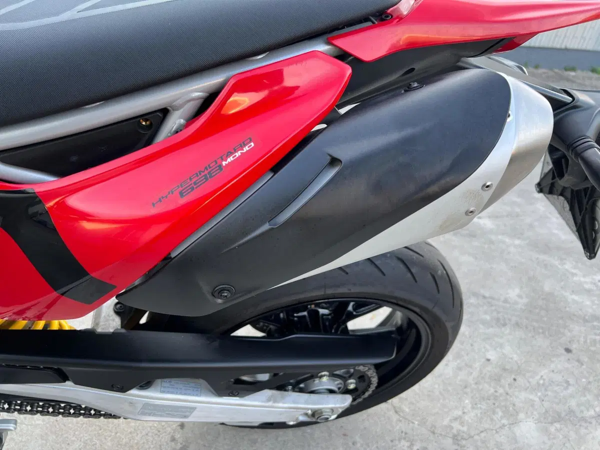 Ducati Hypermotard 698 Mono (2024 - 26) (8)