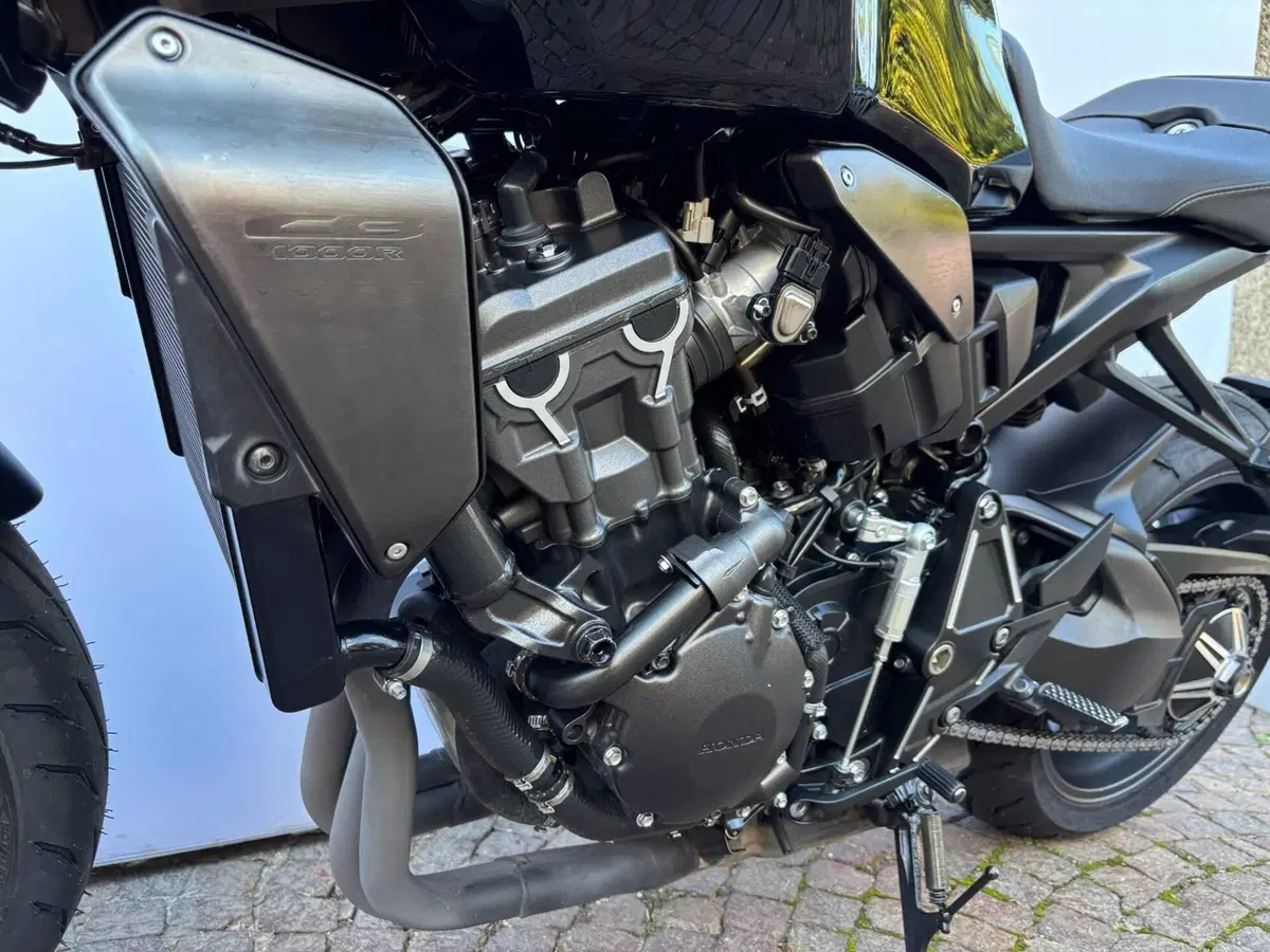 Honda CB 1000 R Black Edition (2021 - 25) (4)