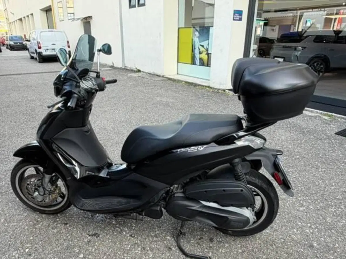 Piaggio Beverly 350 Police ABS-ASR (2018 - 20) (4)