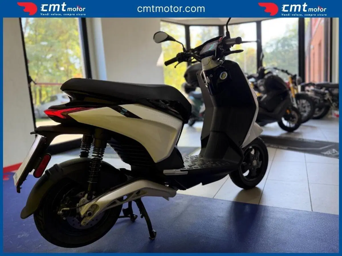 Piaggio 1 Active (2022 - 26) (8)