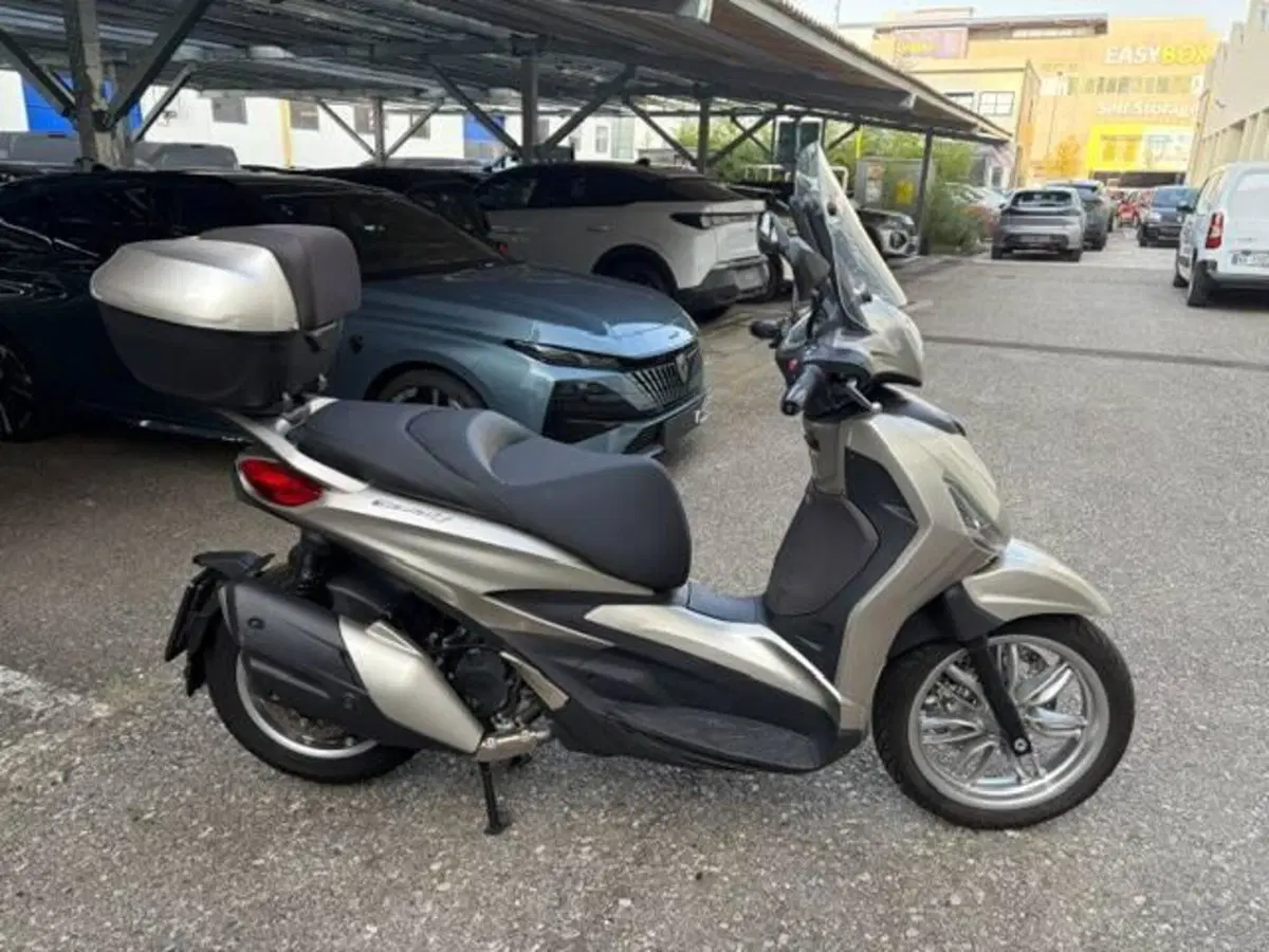 Piaggio Beverly 400 ABS-ASR (2021 - 24) (3)