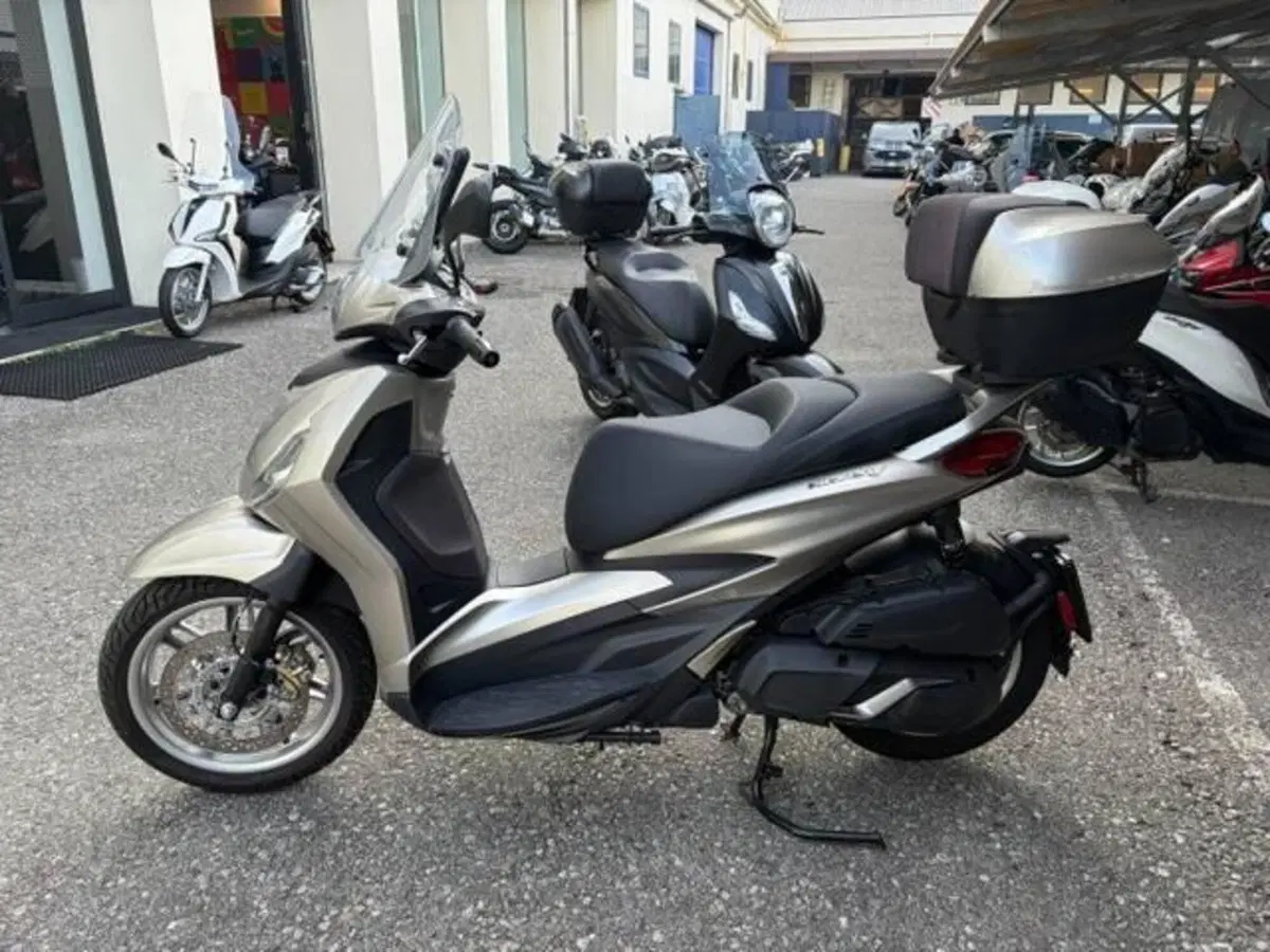 Piaggio Beverly 400 ABS-ASR (2021 - 24) (4)
