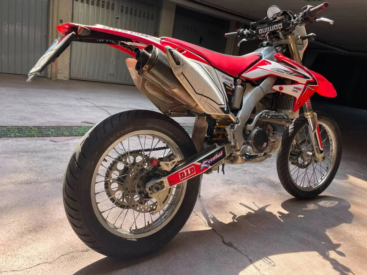 HM CRF 250 X Motard (2005 - 06)  (2)