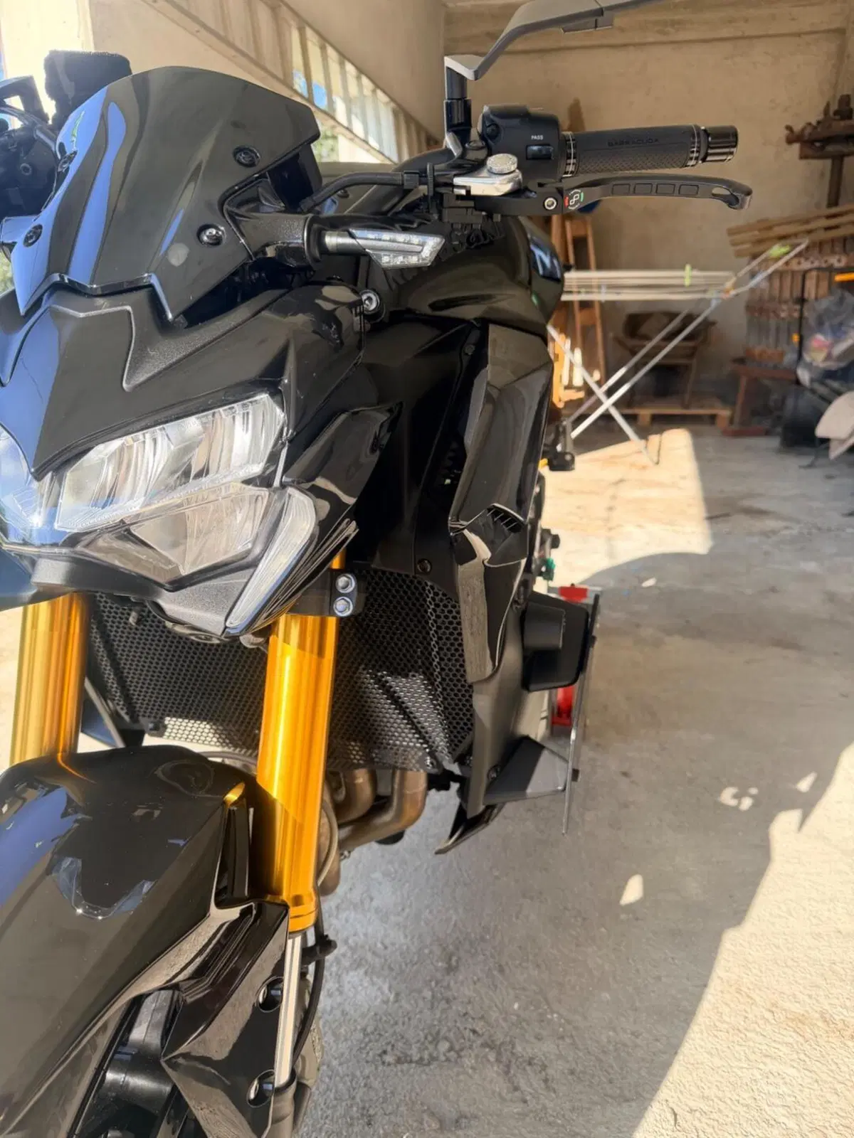 Kawasaki Z 900 SE Performance (2023 - 24) (10)