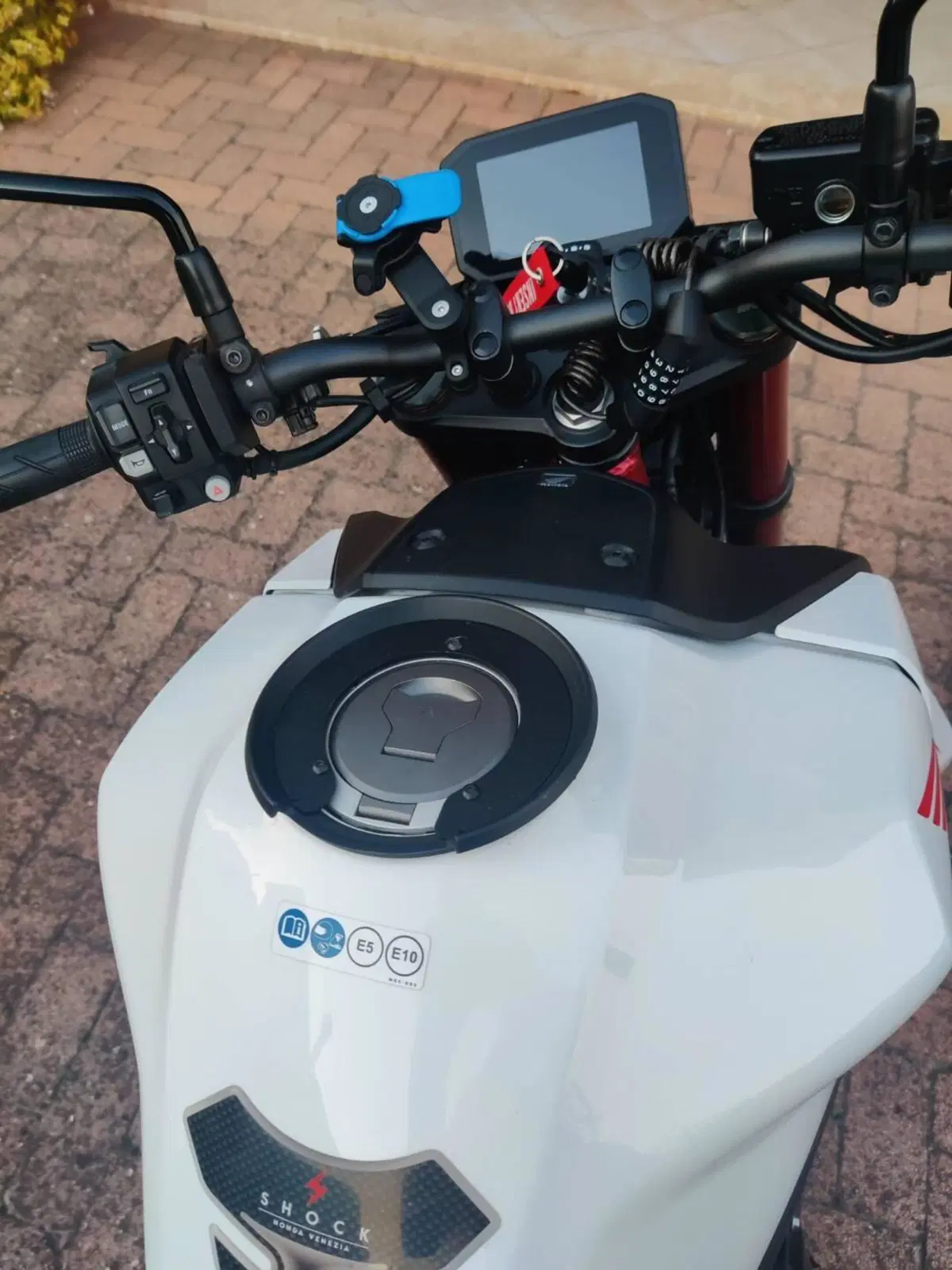Honda CB 750 Hornet (2023 - 24) (3)