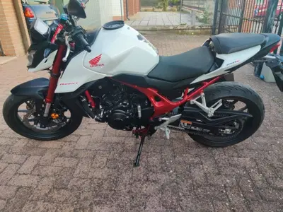 Honda CB 750 Hornet (2023 - 24) usata
